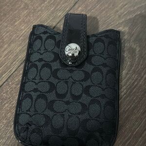 COACH SIGNATURE Electronic/Cell Phone Case Holder/Wallet